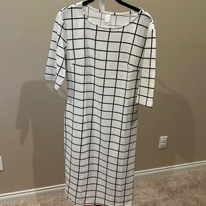 EUC white and black 3/4 sleeve dress